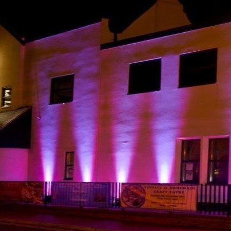 The R Inn Hotel Desborough 外观 照片