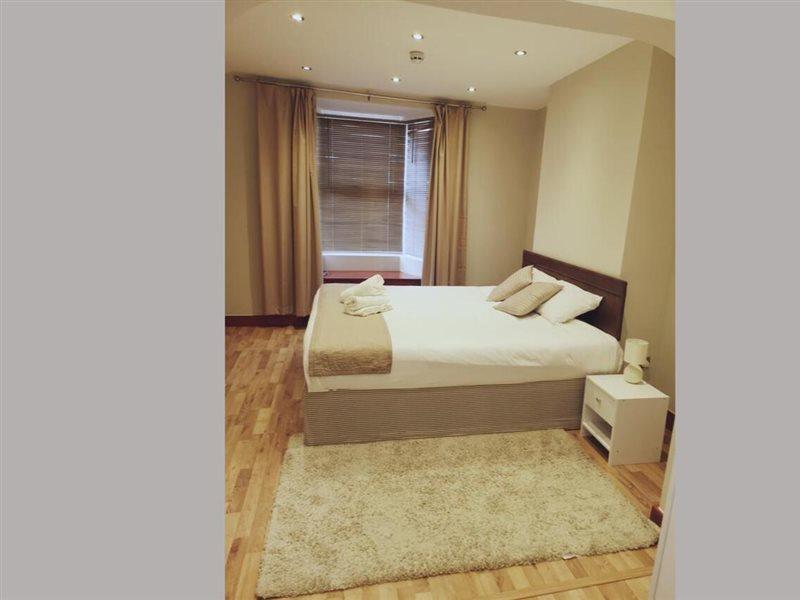 The R Inn Hotel Desborough 外观 照片
