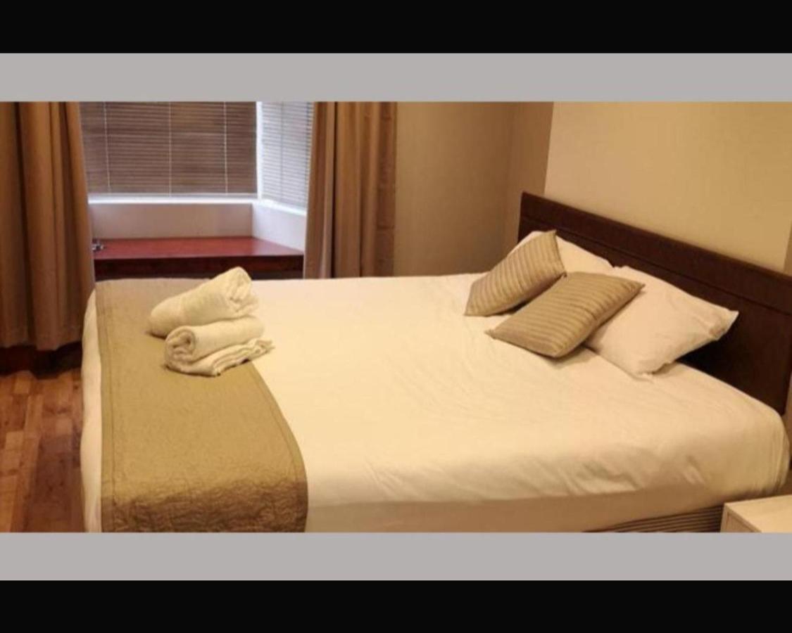The R Inn Hotel Desborough 外观 照片