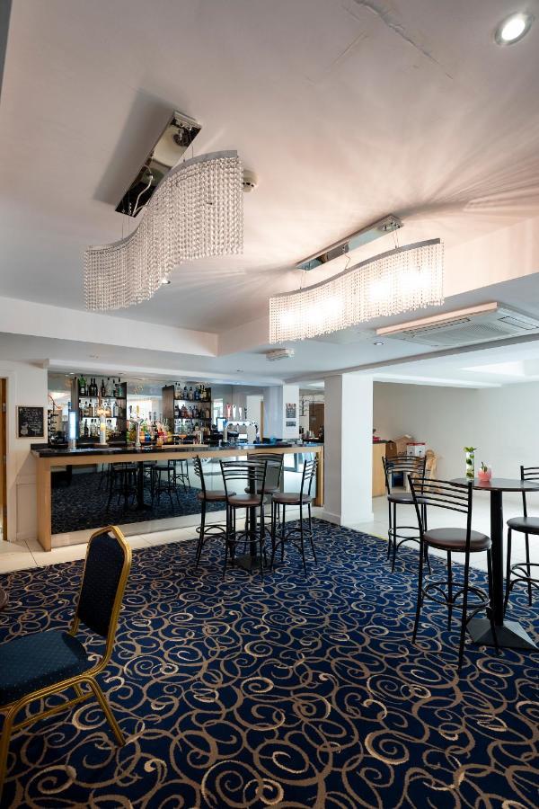The R Inn Hotel Desborough 外观 照片
