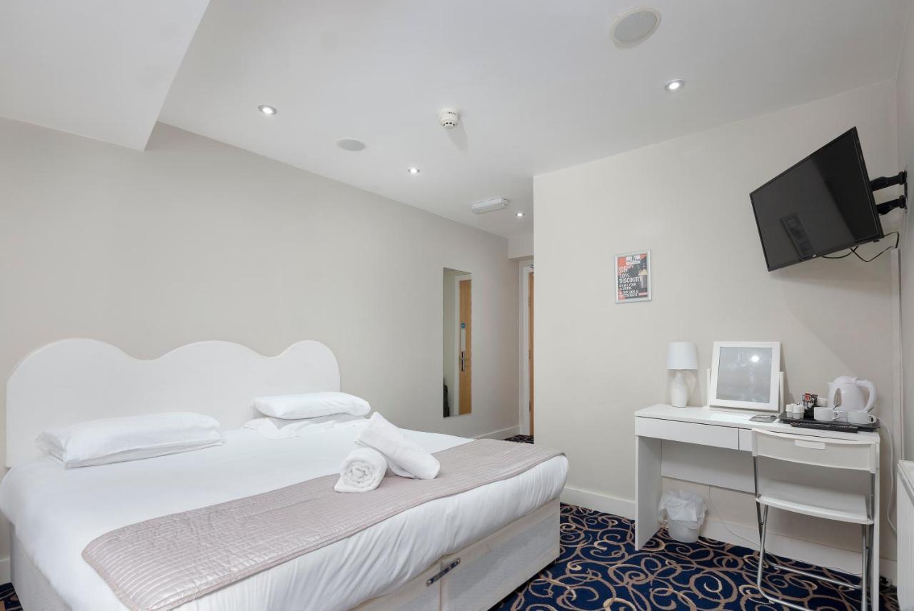 The R Inn Hotel Desborough 外观 照片