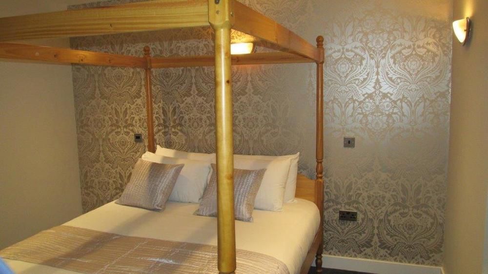 The R Inn Hotel Desborough 外观 照片