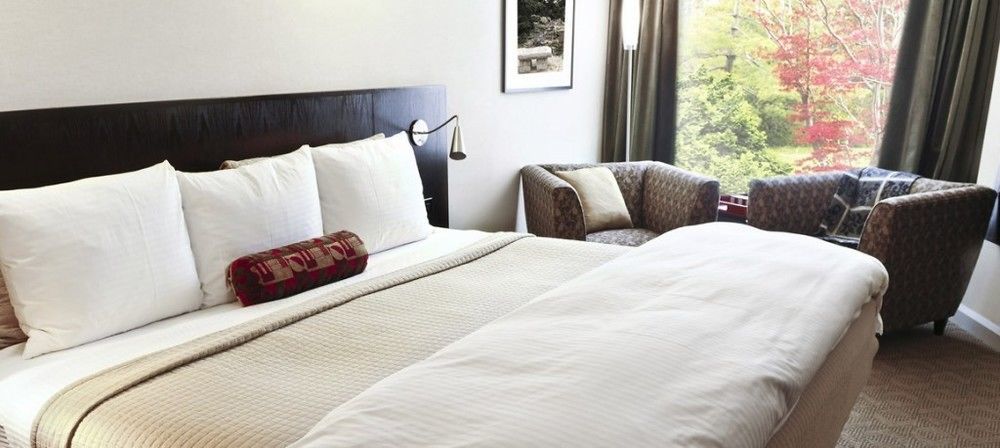 The R Inn Hotel Desborough 外观 照片