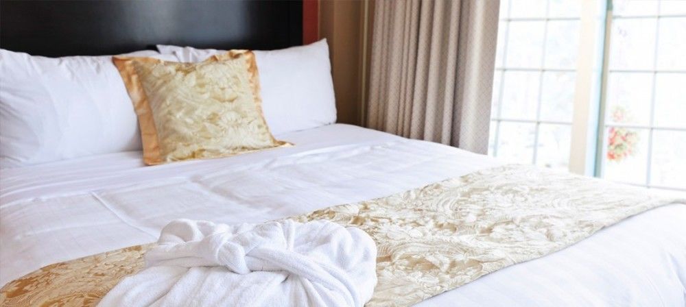 The R Inn Hotel Desborough 外观 照片